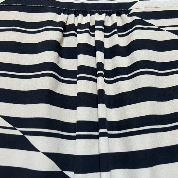 Great office dress. Elastic waist. Great with a black blazzer. - Picture 5 of 5